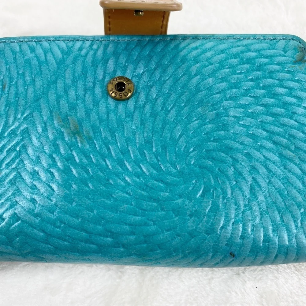 Fossil leather small